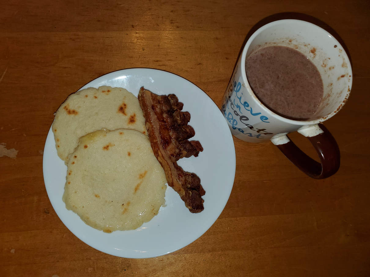 chicharron-arepa-champurrado.jpg