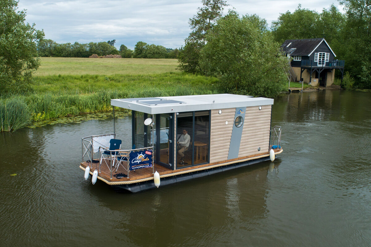 Houseboat-Rental-On-River-Thames-Campiboat-18.jpg