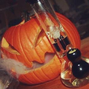 marijuana-pumpkin-halloween.jpg