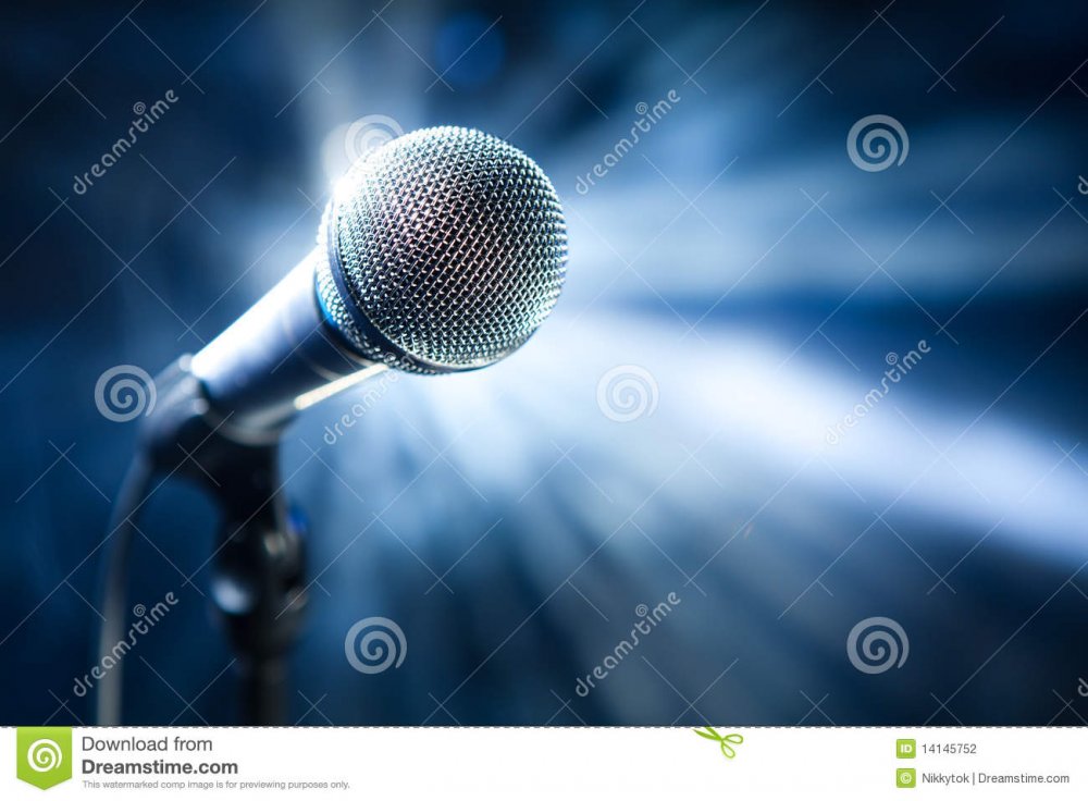 microphone-stage-14145752.jpg