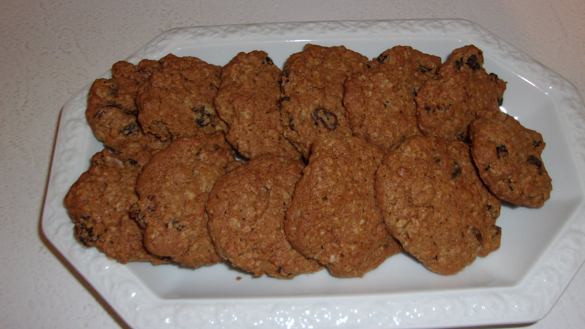 Outmeal raisen cookies.JPG