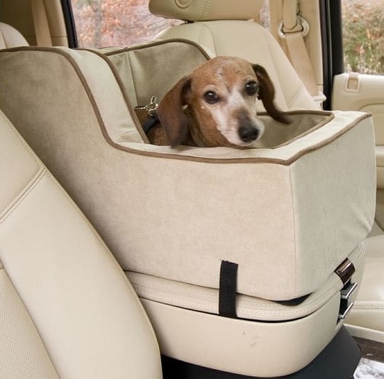 Snoozer-High-Back-Console-Buckskin-Dog-Car-Seat-61f48598-2e34-42f7-8100-33fa64f48444_600.jpg