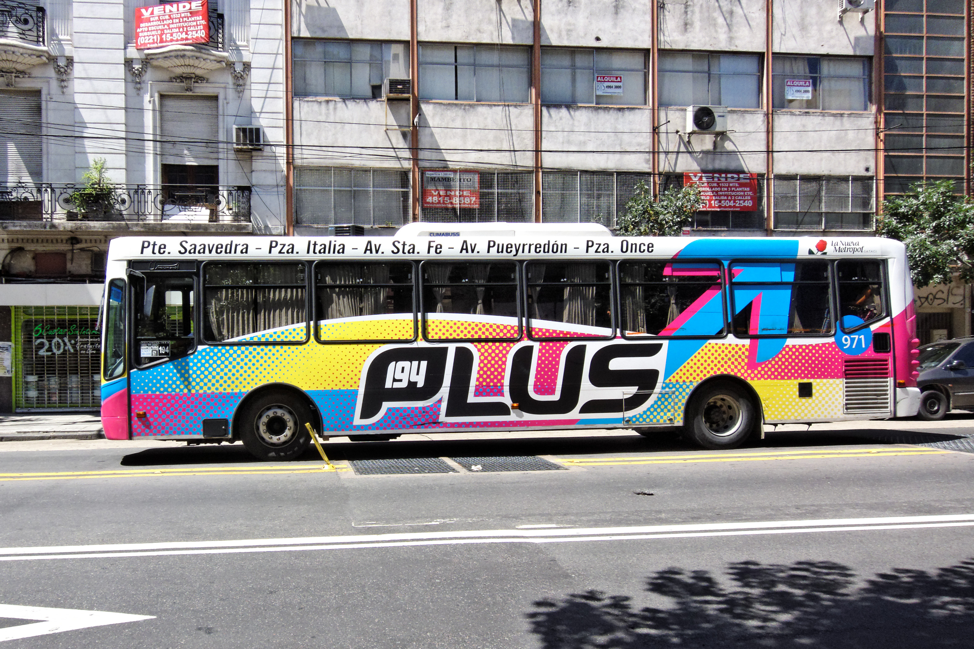 Buenos_Aires_-_Colectivo_194_-_120227_131617.jpg