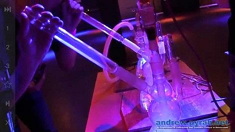 vaping-on-the-verdamper-at-socia-470x265.jpg