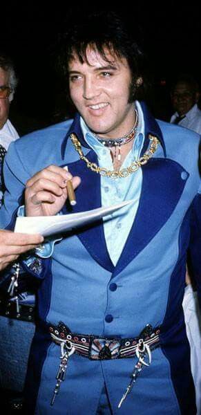 bc6e166a859e2ce6d46ec8b5f98519a7--rock-n-roll-elvis-presley.jpg