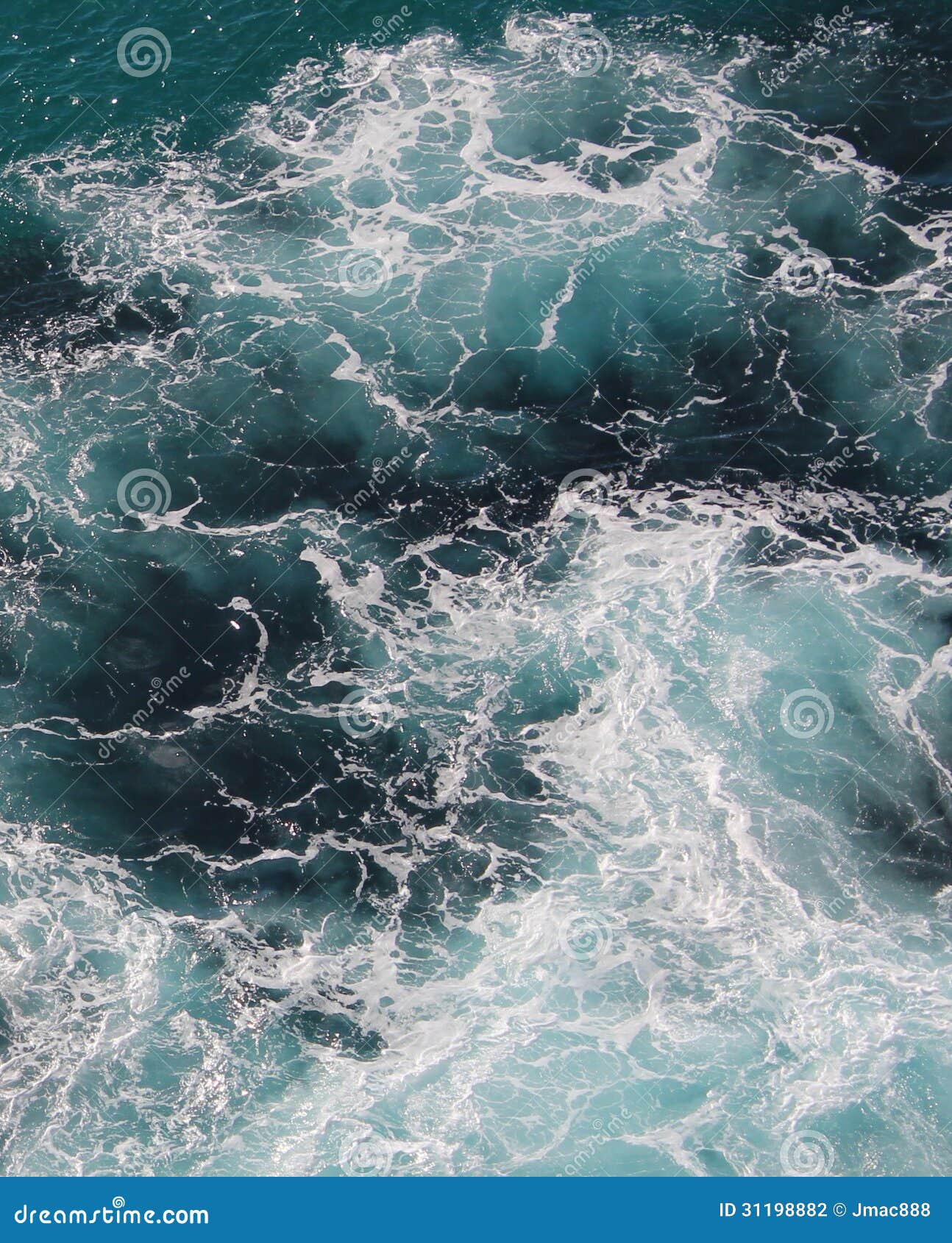 whitewash-water-white-wash-pattern-swirling-ocean-31198882.jpg