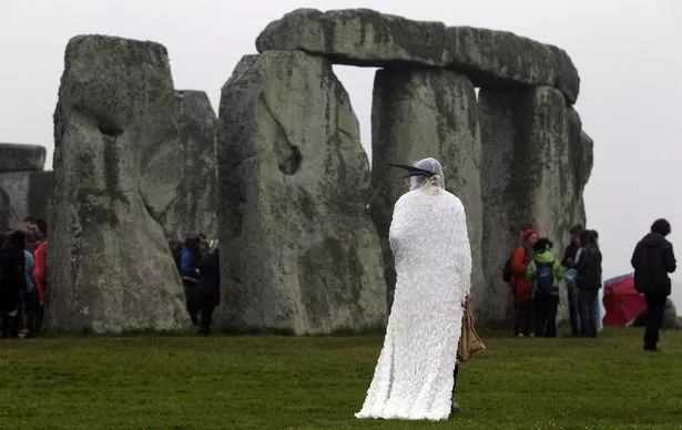 Midsummer-Solstice-celebrations-at-Stonehenge.png